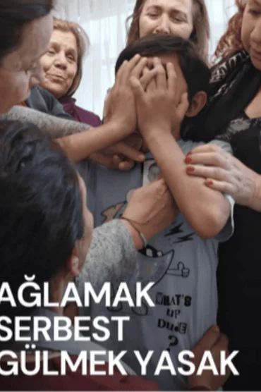 Ağlamak Serbest Gülmek Yasak!
